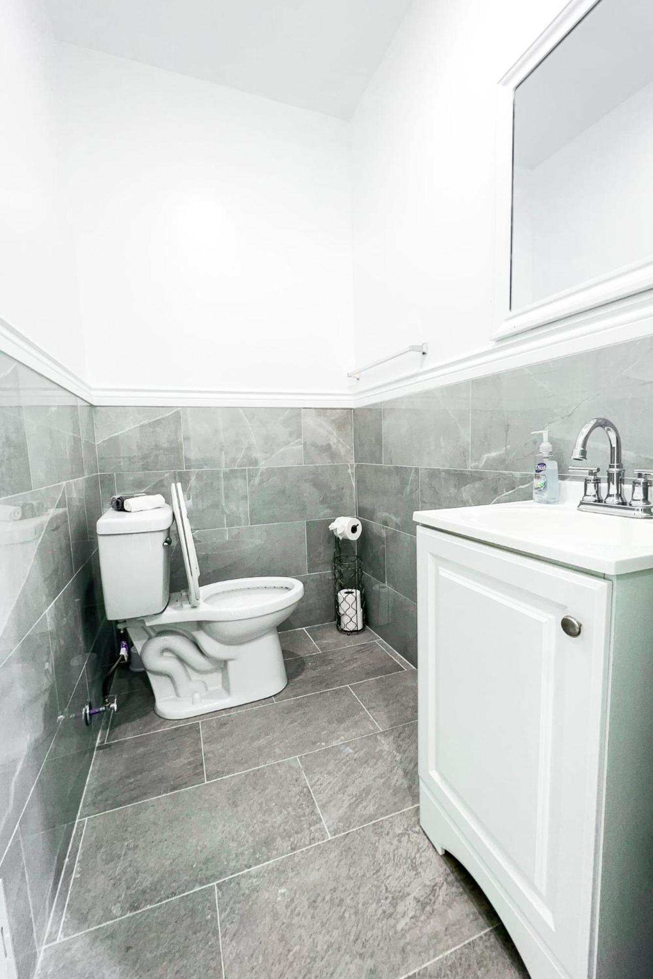 2 Homes, 1 Stay-7Br Niagara Falls Compound Exterior foto